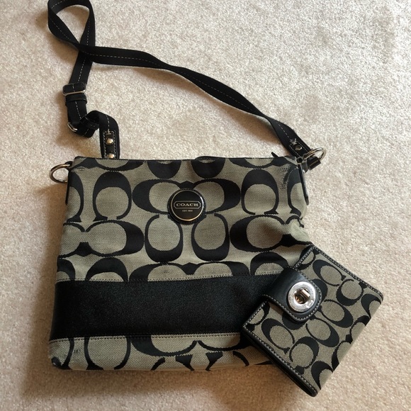 Coach Handbags - Coach crossbody